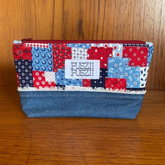 Handmade Quilted Zipper Pouch - Makeup Bag - Toiletry Bag - Picture 8 of 11